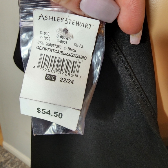 NWT Ashley Stewart Black Stretchy Jumper Short Sleeves Size 22/24 3X - Picture 3 of 13